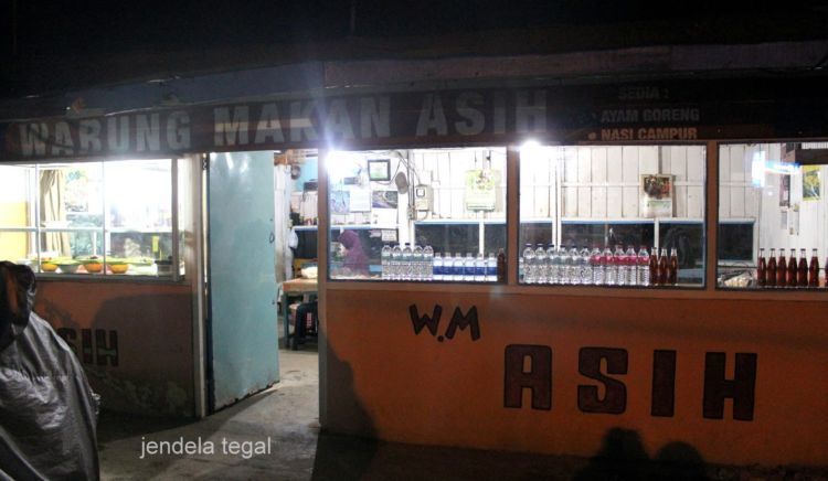 Di Tegal lebih populer 'warung nasi'