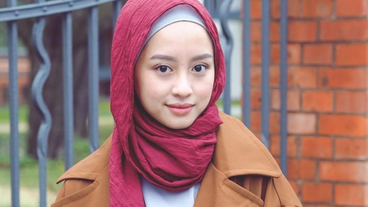 Indonesia Patut Berbangga! 6 Mahasiswa Pribumi yang Sukses di Luar Negeri Lewat Vlog Miliknya