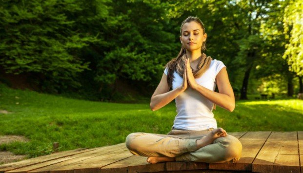 cari suasana yang mendukung sebagai cara meditasi