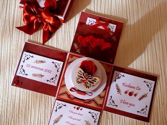 Nggak Hanya Bunga dan Coklat, Exploding Box ini Bisa Kamu Jadikan Kado Valentine