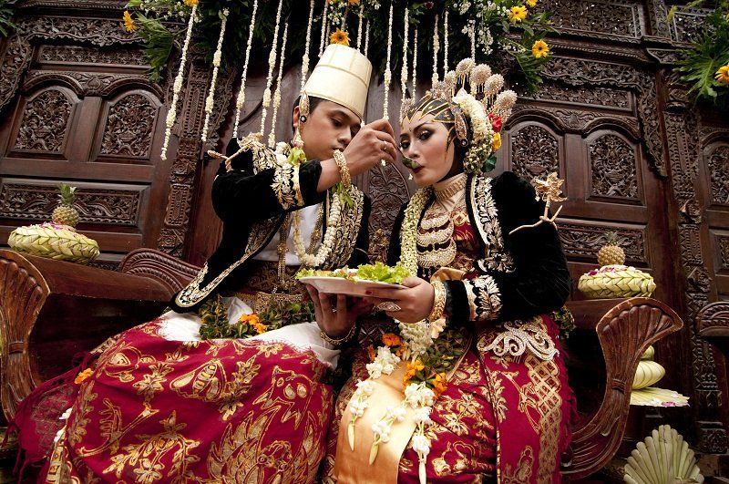 Benarkah Indonesia adalah Bangsa yang Paling Romantis di Dunia?