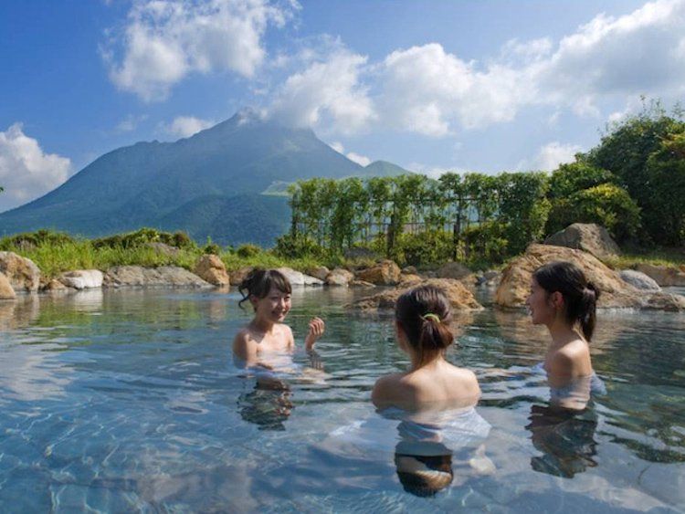 Yuk ke Onsen, Pemandian Air Panas Terkenal di Jepang. Kamu Harus Bugil Lho Di Sana!