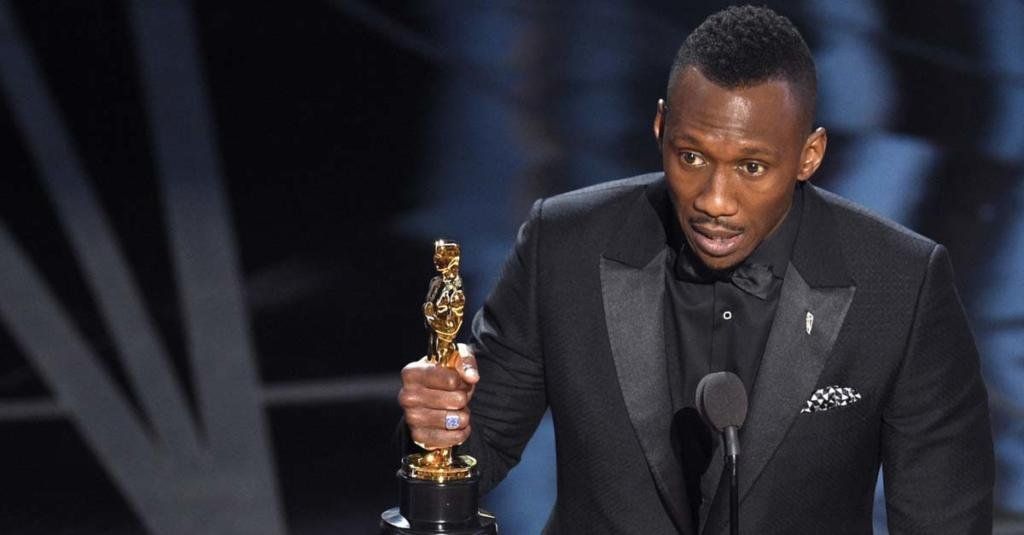 Sejarah Baru Terukir di Oscar, Mahershala Ali Jadi Muslim Pertama yang Berhasil Dapat Piala Emas