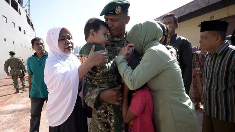 Inilah 7 Lika-liku yang Akan Kamu Rasakan Jika Menjadi Istri Pria Berseragam. Kamu Siap?