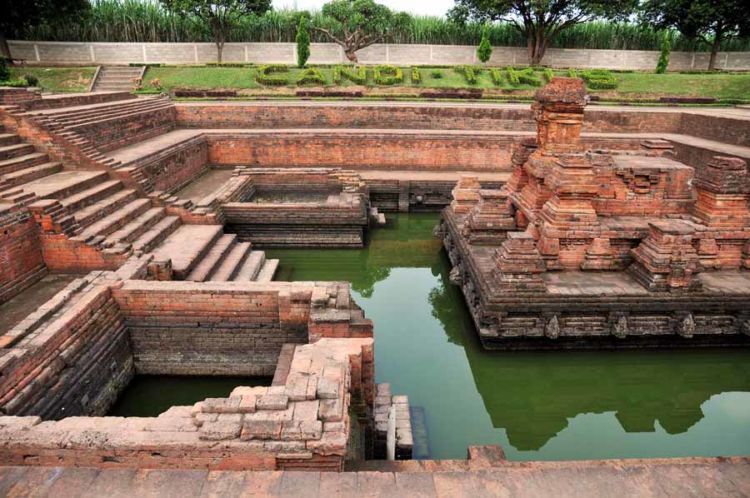 Candi Tikus di trowulan, ibukota Majapahit