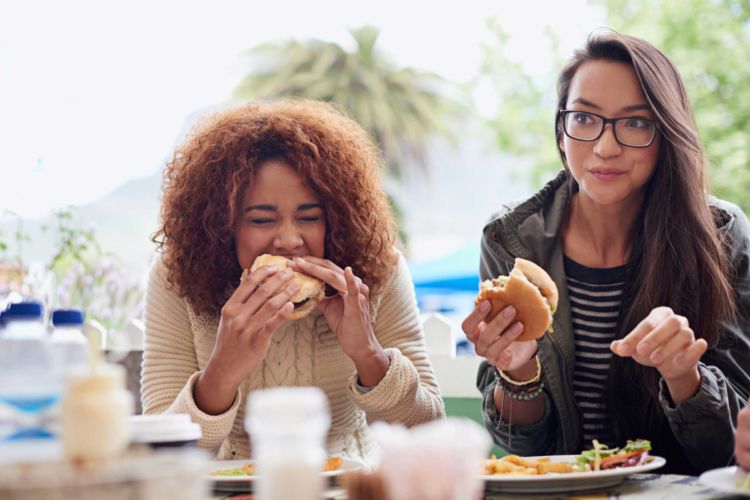 9 Tips Table Manner yang Berguna Agar Kamu Tak Mati Gaya. Diundang Fancy Dinner? Berangkat!