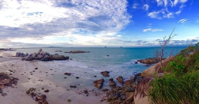 Pantai Rambak, Sungailiat, Kabupaten Bangka, Bangka.