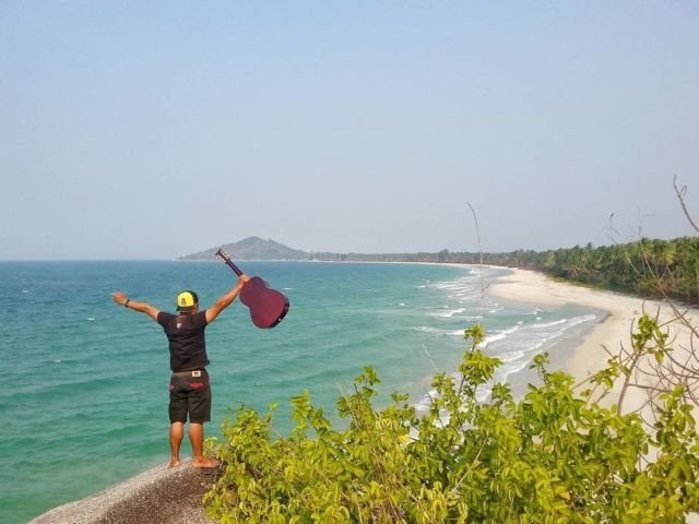 Pantai Siangau, Desa Teluk Limau, Kecamatan Parittiga, Bangka Barat