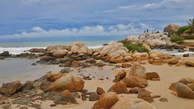 Pantai Parai Tenggiri, Sinar Baru, Sungai Liat, Bangka.