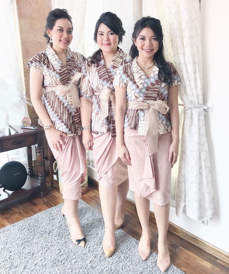 8 Inspirasi Baju Bukan Kebaya Untuk Lamaran. Simpel Plus Tetap Elegan!