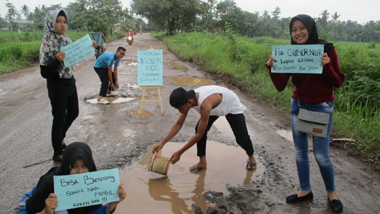 Wisata Jeglongan 1000, Protes Anak Muda Atas Kerusakan Jalan di Lampung Timur! Kreatif Banget Sih Mereka