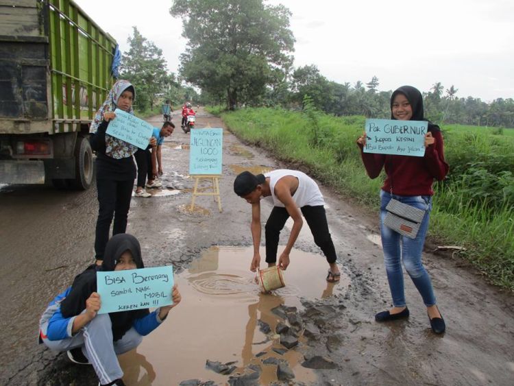 Wisata Jeglongan 1000, Protes Anak Muda Atas Kerusakan Jalan di Lampung Timur! Kreatif Banget Sih Mereka