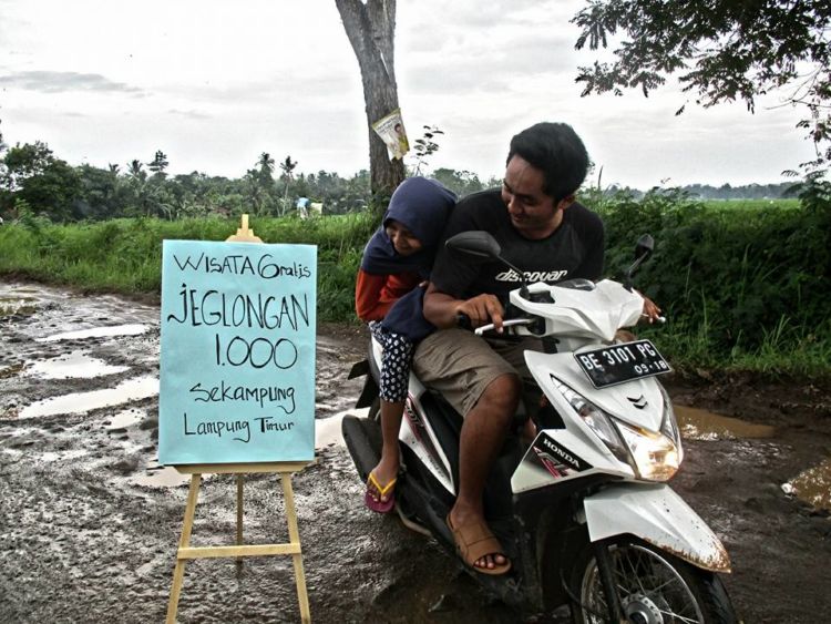 Wisata Jeglongan 1000, Protes Anak Muda Atas Kerusakan Jalan di Lampung Timur! Kreatif Banget Sih Mereka