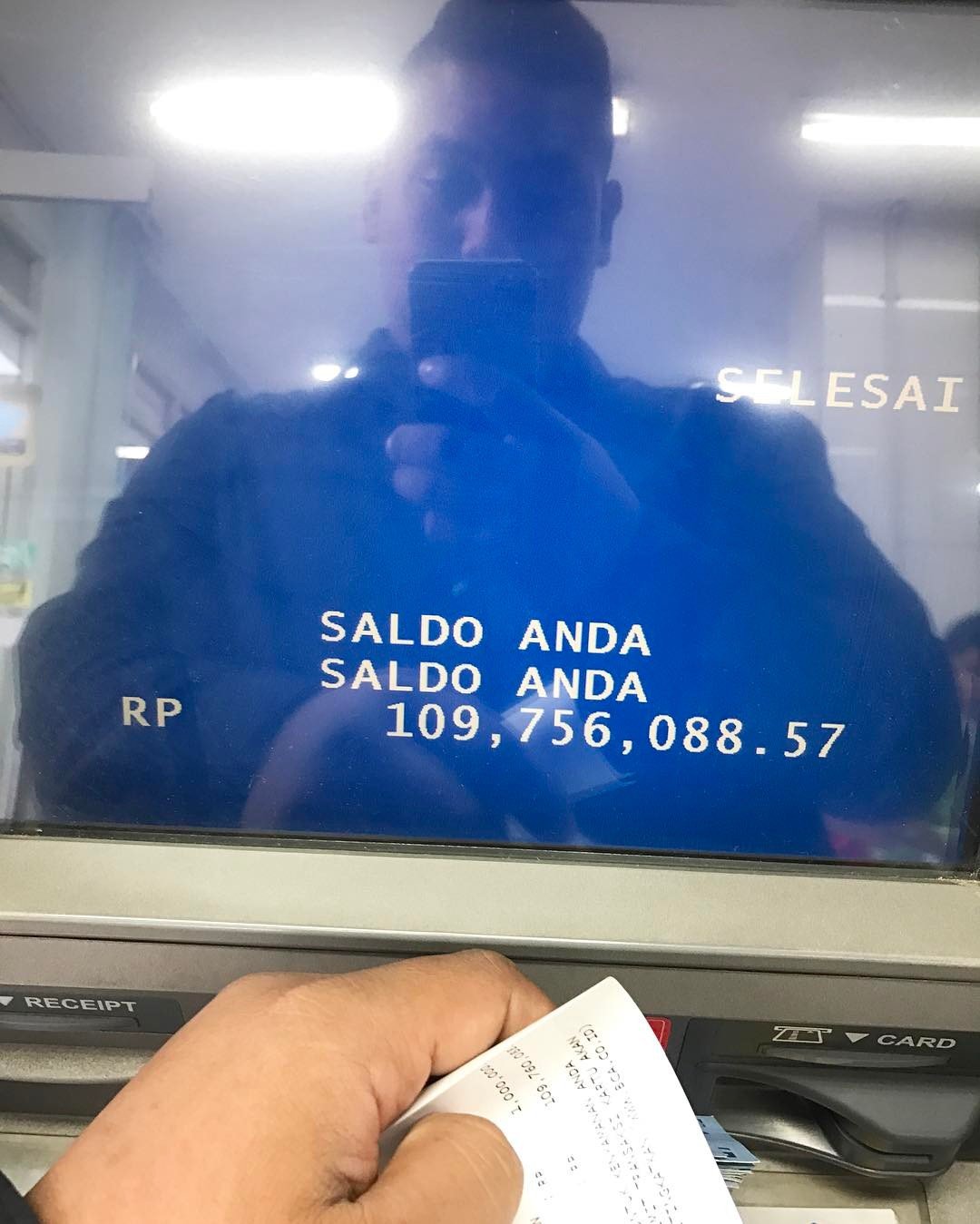 Ajudan Pribadi Bertingkah Lagi, Pamer Saldo ATM Sampai Sepatu Belasan Juta. ‘Songong’ Sih, Tapi Lucu