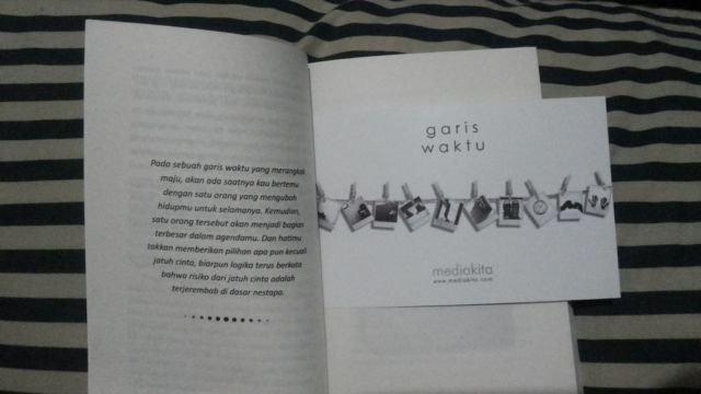 Novel Garis Waktu