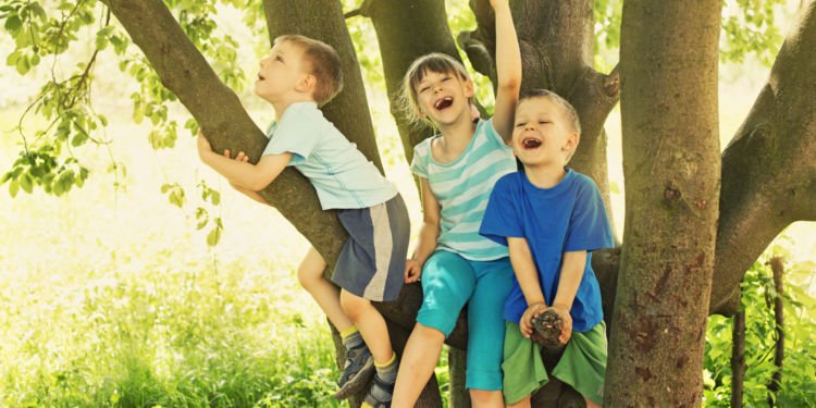 8 Alasan Kenapa Hidup Anak Kecil Terasa Lebih Santai dan Seru. Orang Dewasa Perlu Tahu!