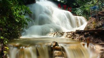 Primadona Baru Wisata Jogja, Air Terjun Gedad Gunungkidul yang Begitu Memesona!