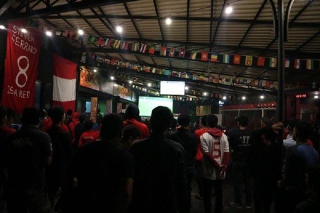 Nonton Bola Bareng