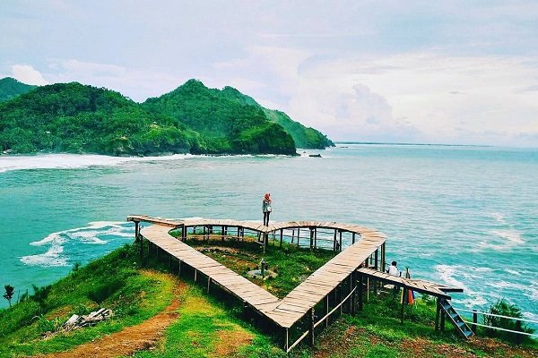 Pantai Lampon Kebumen