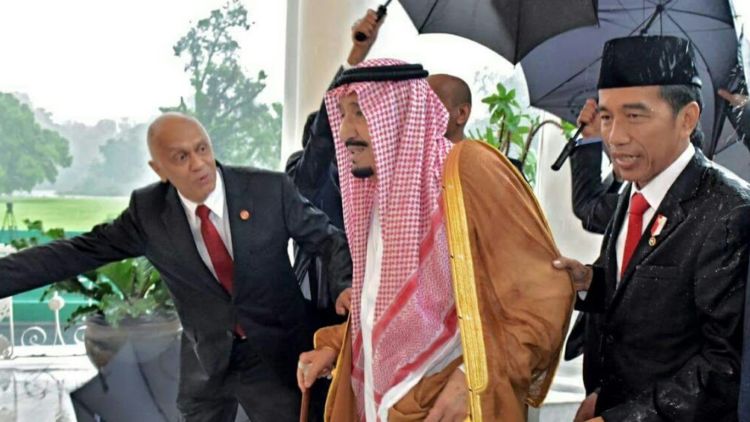 Walau Udah Pulang, Euforia Raja Salman Ini Masih Keinget Sampe Sekarang. Emang Fenomenal Sih!