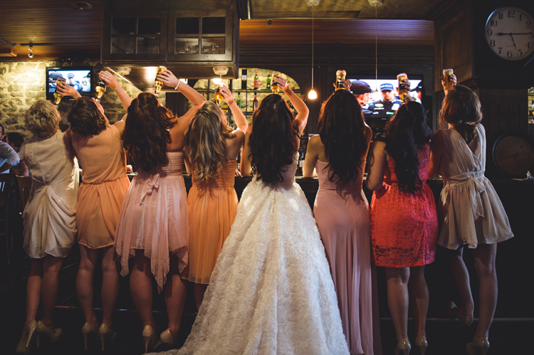 Mungkin Hanya di Cina, Jadi Bridesmaid Harus Bertaruh Nyawa. Saking Bahayanya, Sampai Harus Dibayar