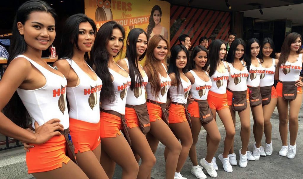 Hooters Ada di Indonesia: Restoran Ayam Bonus Pelayan Berbaju Seksi, Jual Sayap Ayam atau Apa? Miris