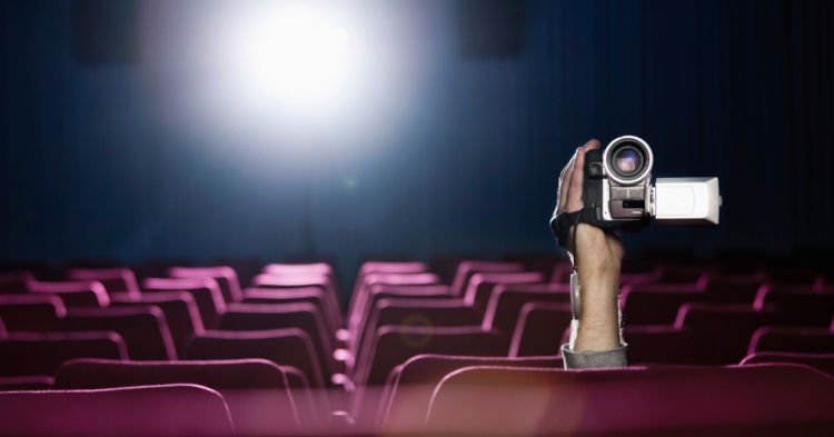 7 Rahasia Menjadi Penonton Film Masa Kini yang Cerdas, Jangan Cuma Hobi Pamer Foto Tiket Doang