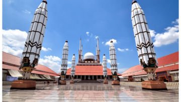 6 Masjid Cantik di Pulau Jawa yang Cocok Dijadikan Lokasi Akad Nikah. Mungkin Salah Satunya Ada di Kotamu?