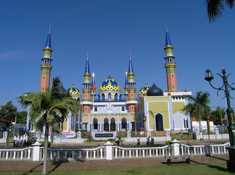 masjid kuning kota damansara