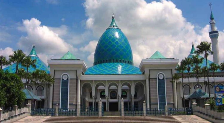 6 Masjid Cantik di Pulau Jawa yang Cocok Dijadikan Lokasi Akad Nikah. Mungkin Salah Satunya Ada di Kotamu?