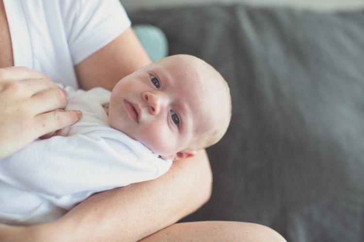 7 Mitos yang Nggak Boleh Kamu Percaya Saat Mengasuh Bayi. Calon Mama Muda Harus Pahami Ini