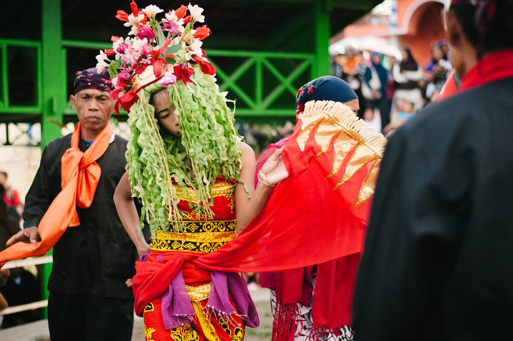 Kalian dari Banyuwangi? Kalian Harus Tau 5 adat Budaya Banyuwangi Warisan Budaya Nasional!