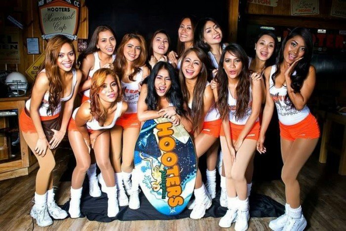 Hooters Ada di Indonesia: Restoran Ayam Bonus Pelayan Berbaju Seksi, Jual Sayap Ayam atau Apa? Miris