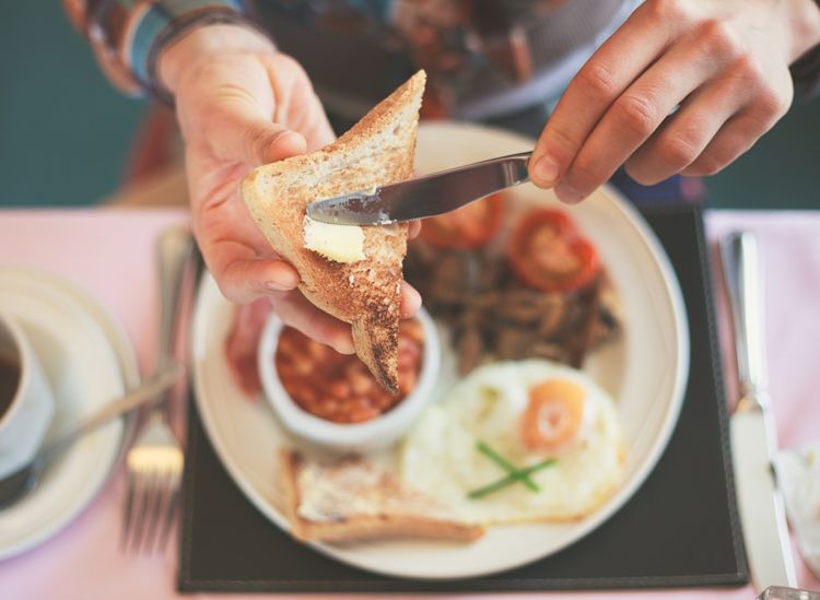 9 Tips Table Manner yang Berguna Agar Kamu Tak Mati Gaya. Diundang Fancy Dinner? Berangkat!