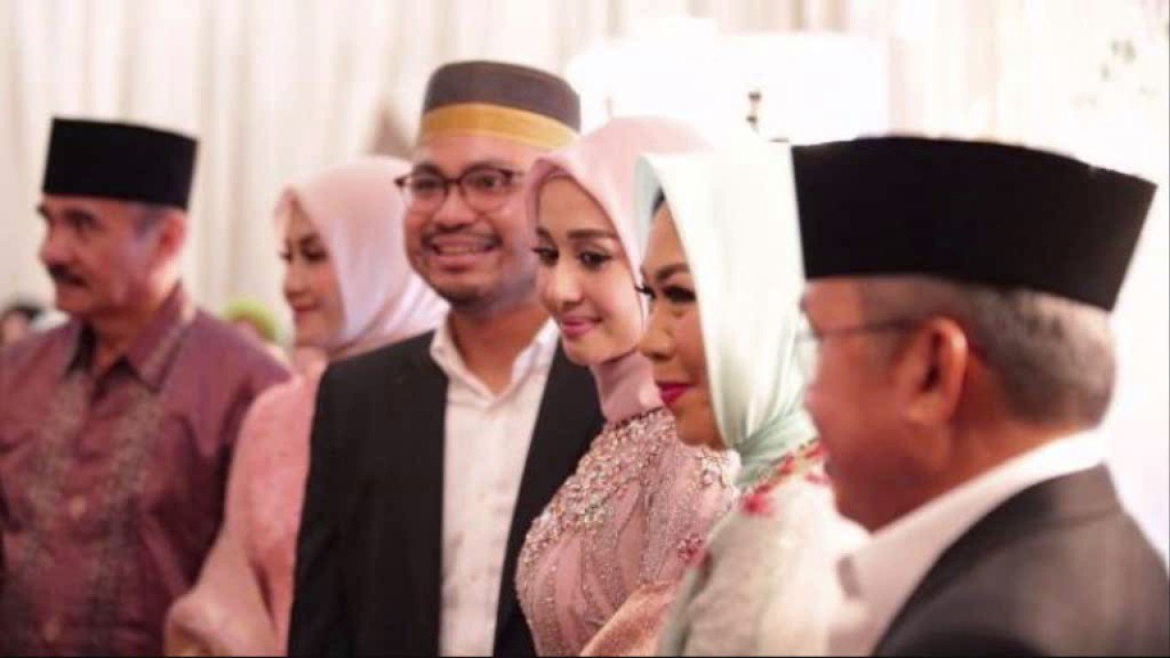 7 Kasus Artis Batal Nikah Meski Sudah Lamaran, Kamu Perlu Belajar Tegar Seperti Mereka