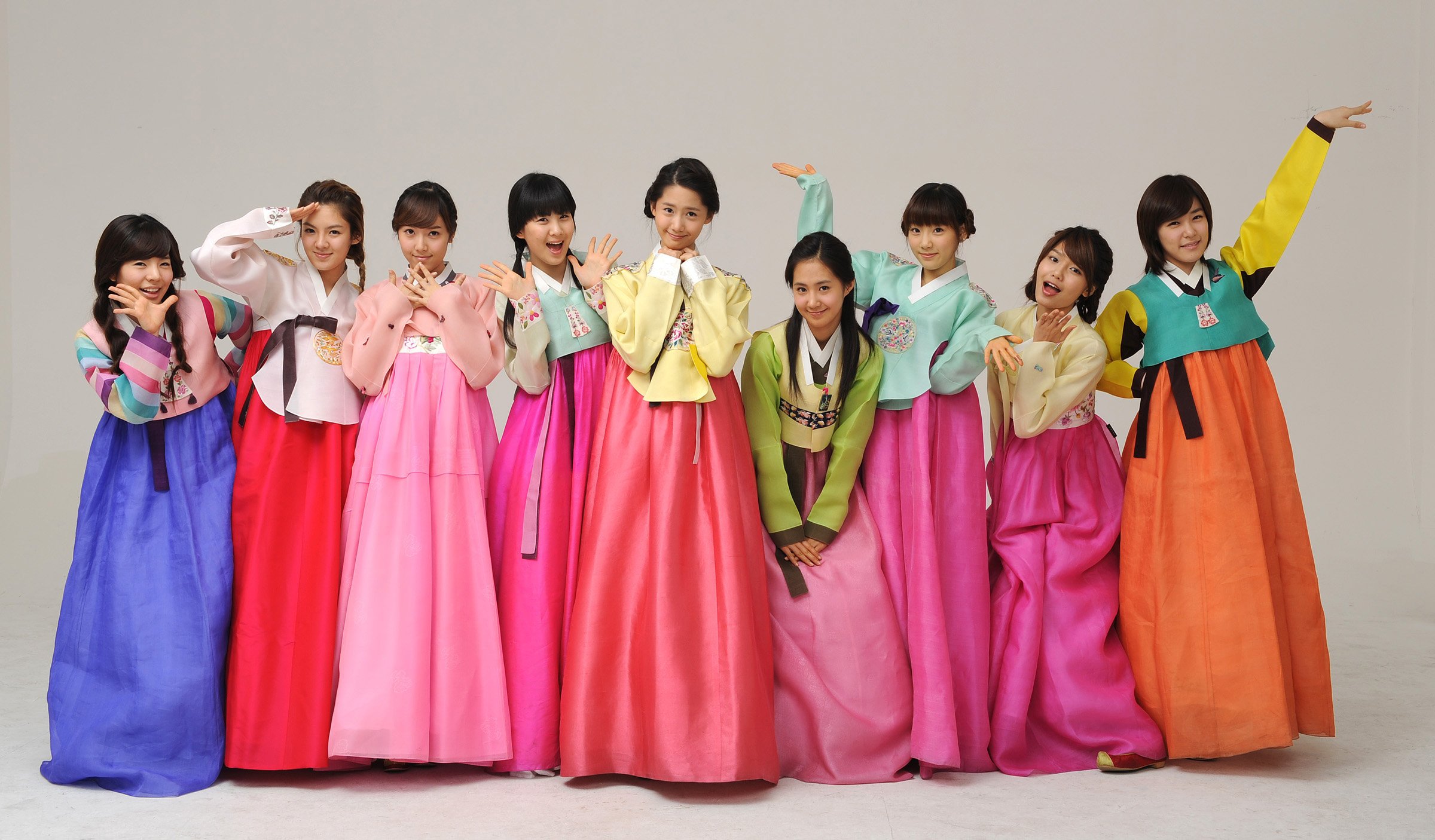 14 Potret Perkembangan Hanbok dari Dulu Hingga Kini, Pakaian Tradisional Korea yang Unik Nan Cantik