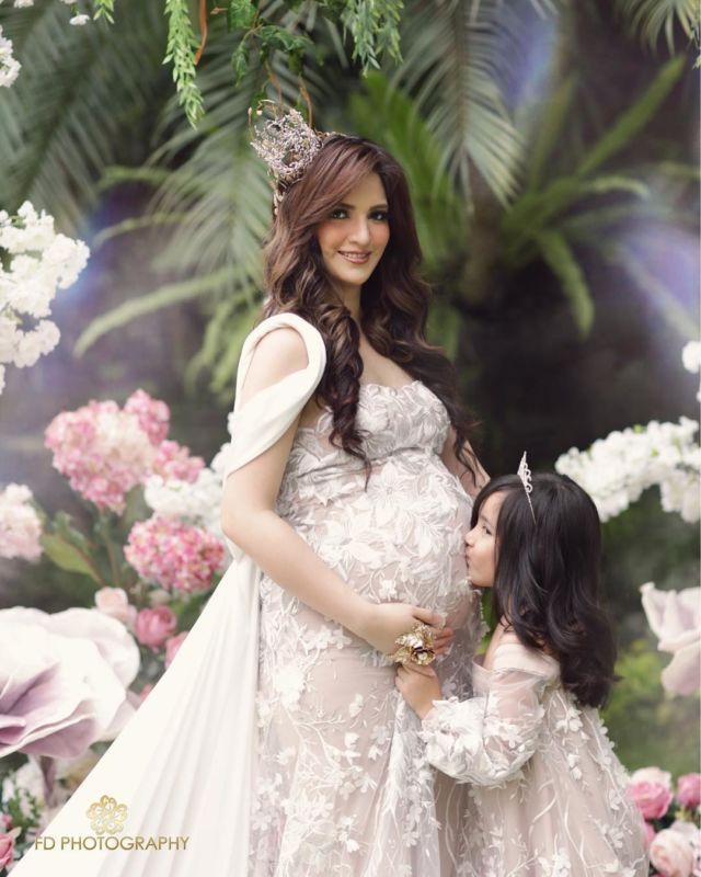 Yuk Intip Maternity Photoshoot Nia Ramadhani yang Menawan. Pantas Aja Dipuji Banyak Orang