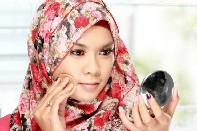 Trik Mengambil Hati Camer dengan 6 Makeup Sederhana. Jangan Lupa Sertakan Tulusnya Hatimu Ya