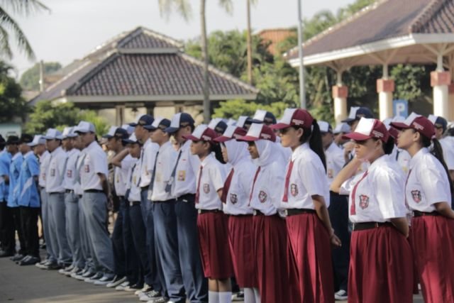 Pakai Seragam Sekolah Tiap Hari, Tapi Mungkin Dikit yang Tahu Makna atau Kenapa Warnanya Beda-beda