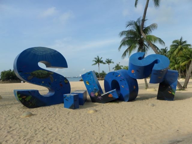 Pantai Buatan di Singapura