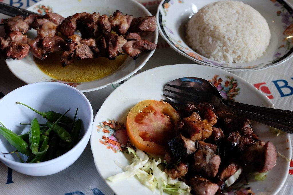 Rekomendasi Warung Sate Terenak di Indonesia. Biar Hits, Kamu Harus Coba Salah Satunya!