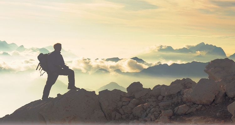 10 Persiapan Wajib Buat Kamu yang Baru Pertama Kali Mendaki Gunung, Biar Selamat Sampai Tujuan!