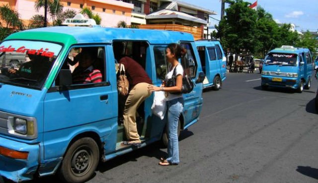 Banyak Kejadian Berbahaya Mengintai Penumpang Angkutan Umum. Cari Aman dengan Jalani 6 Trik Ini