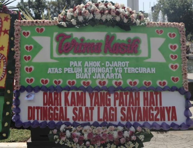 14 Karangan Bunga Unik untuk Ahok-Djarot dari Pendukungnya, Semoga Tidak Larut dalam Kekalahan