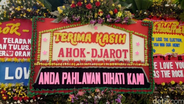 14 Karangan Bunga Unik untuk Ahok-Djarot dari Pendukungnya, Semoga Tidak Larut dalam Kekalahan