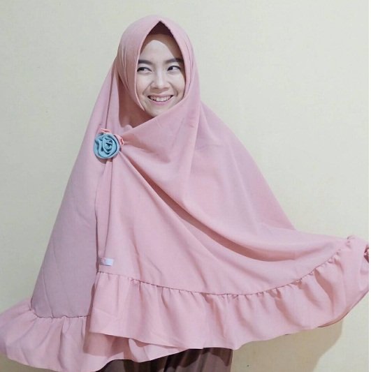 Foto Ressa Rere dengan hijab