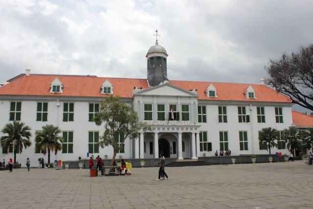 Kota Tua Jakarta saat siang hari 