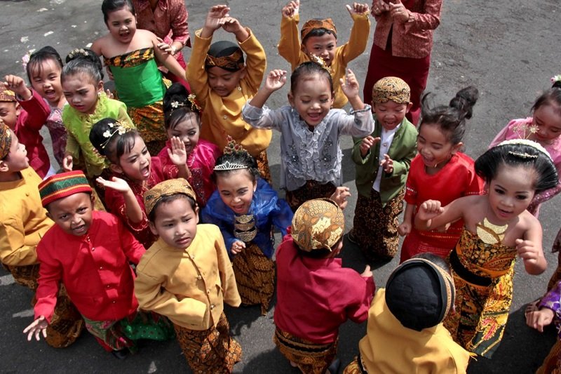 Sanggul dan Kebaya Hanyalah Simbol. Inilah 12 Kata RA Kartini yang Harus Kamu Ingat Sampai Tua