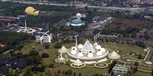 Keindahan TMII dilihat dari udara 