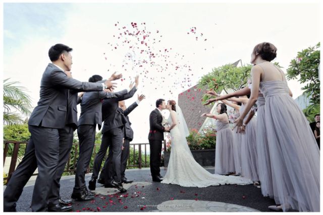 Ide Pose Cantik Saat Foto Bareng Bridesmaids Ini Bisa Kamu Tiru, Demi Album Kenangan Momen Bahagiamu